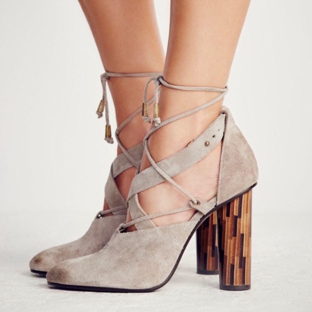 Free People Women's Nouvella Wrap Taupe Heels
